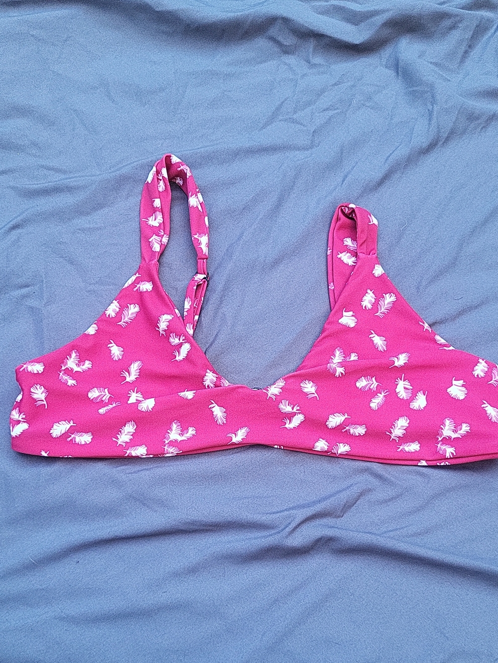 Blackbough Red Feather-Print Bikini Top Large